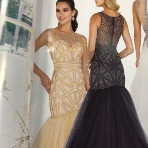 GLS formal dress. WORN ONCE. true to detail